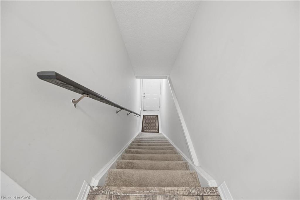 19d-1989 Ottawa Street S Property Photo 15