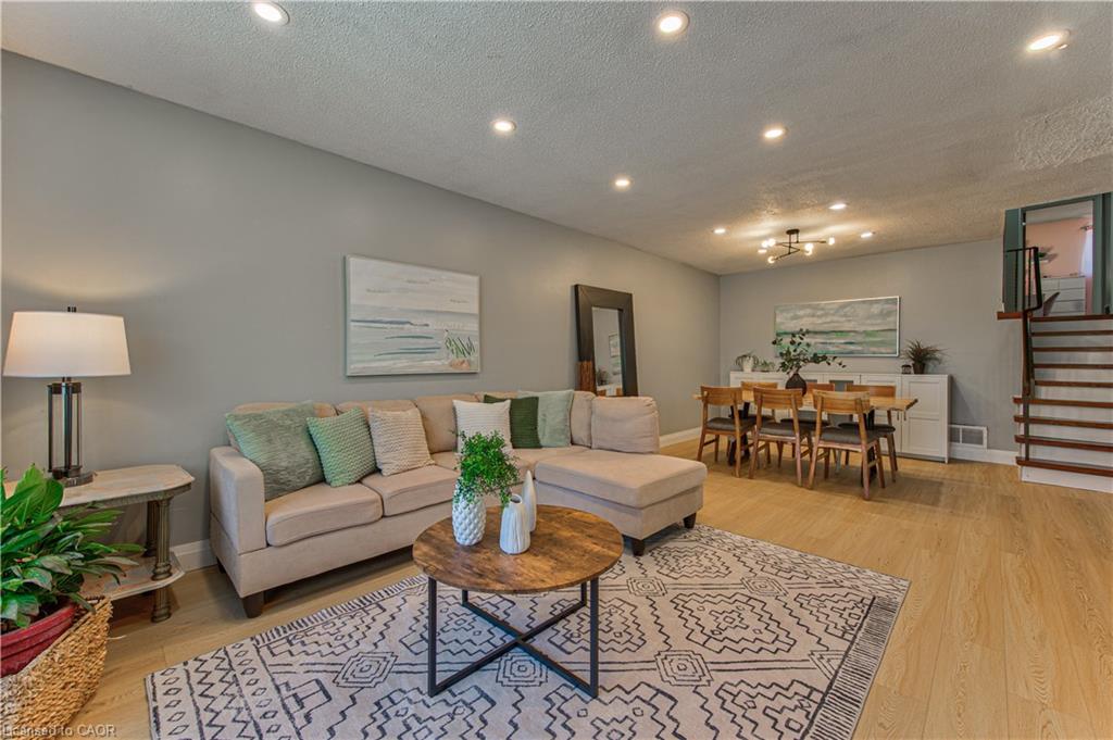 2560 Palisander Avenue Property Photo 11