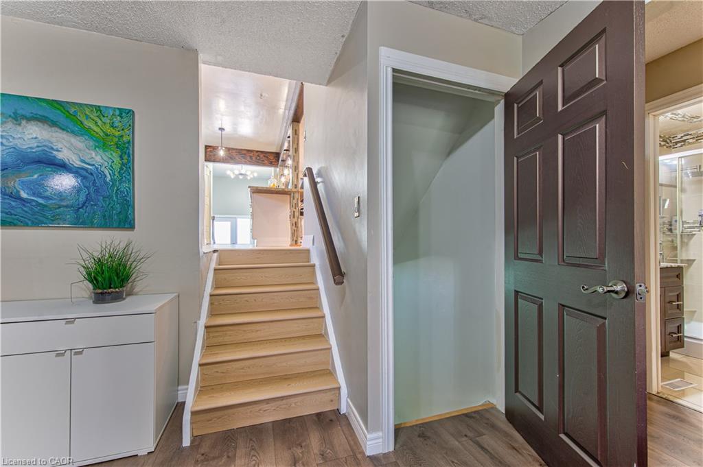 2560 Palisander Avenue Property Photo 18