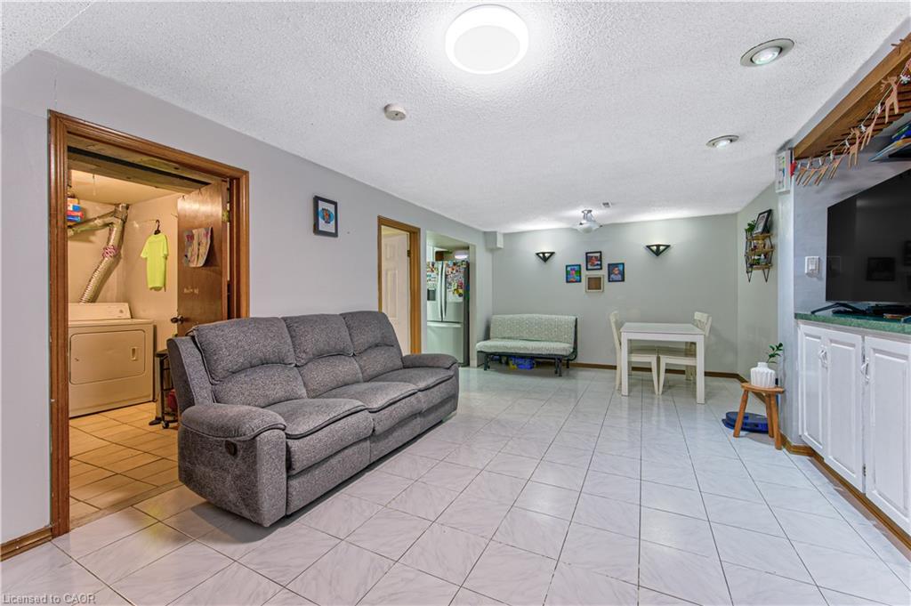 2560 Palisander Avenue Property Photo 28