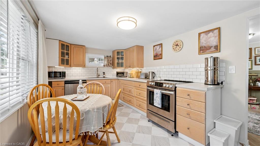 10 Macville Avenue Property Photo 18