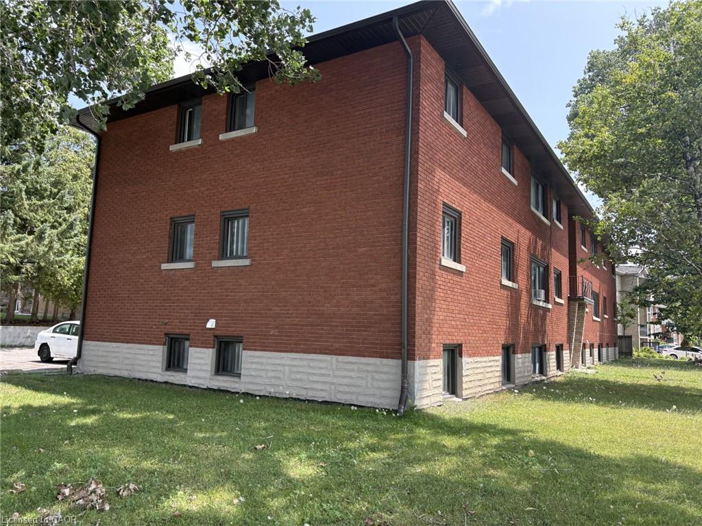 368 Weber Street W Property Photo 6