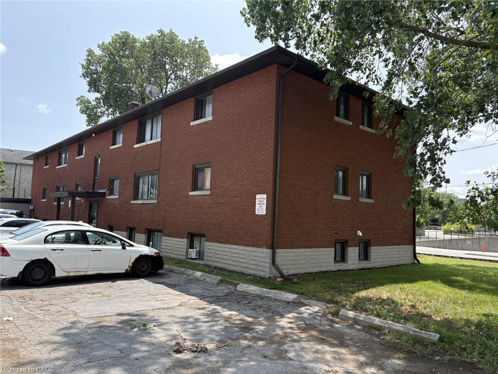 368 Weber Street W Property Photo 9