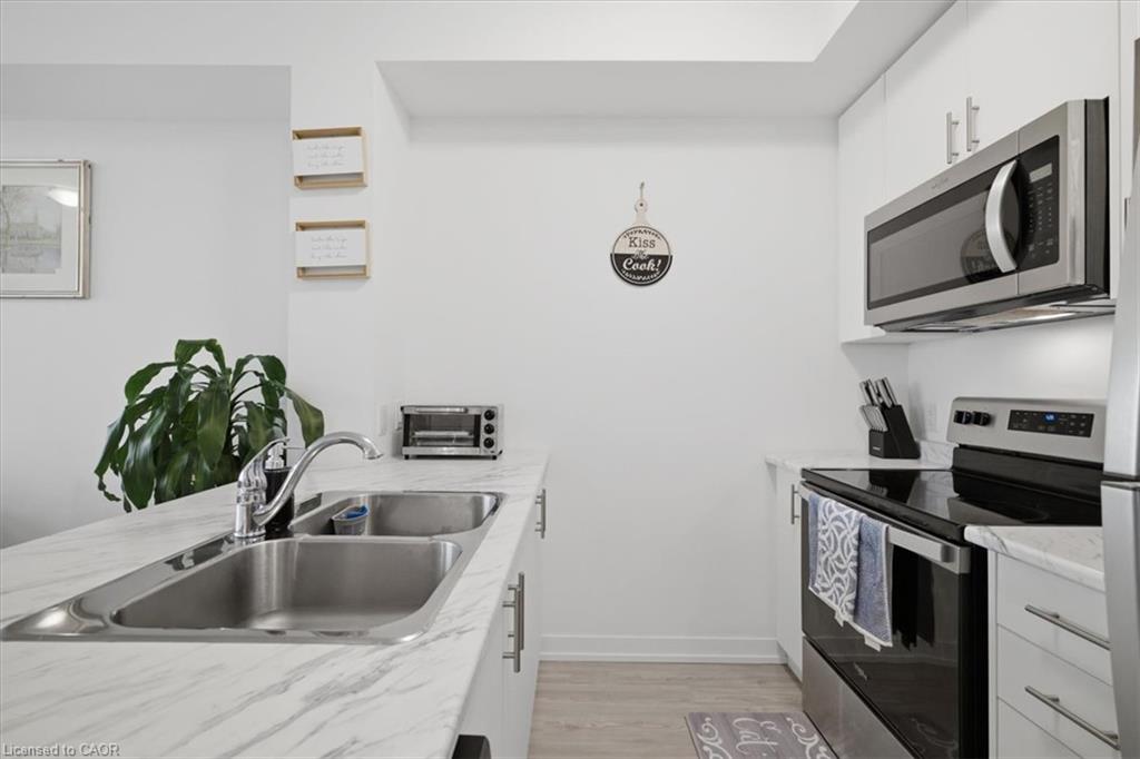 603-450 Dundas Street E Property Photo 19