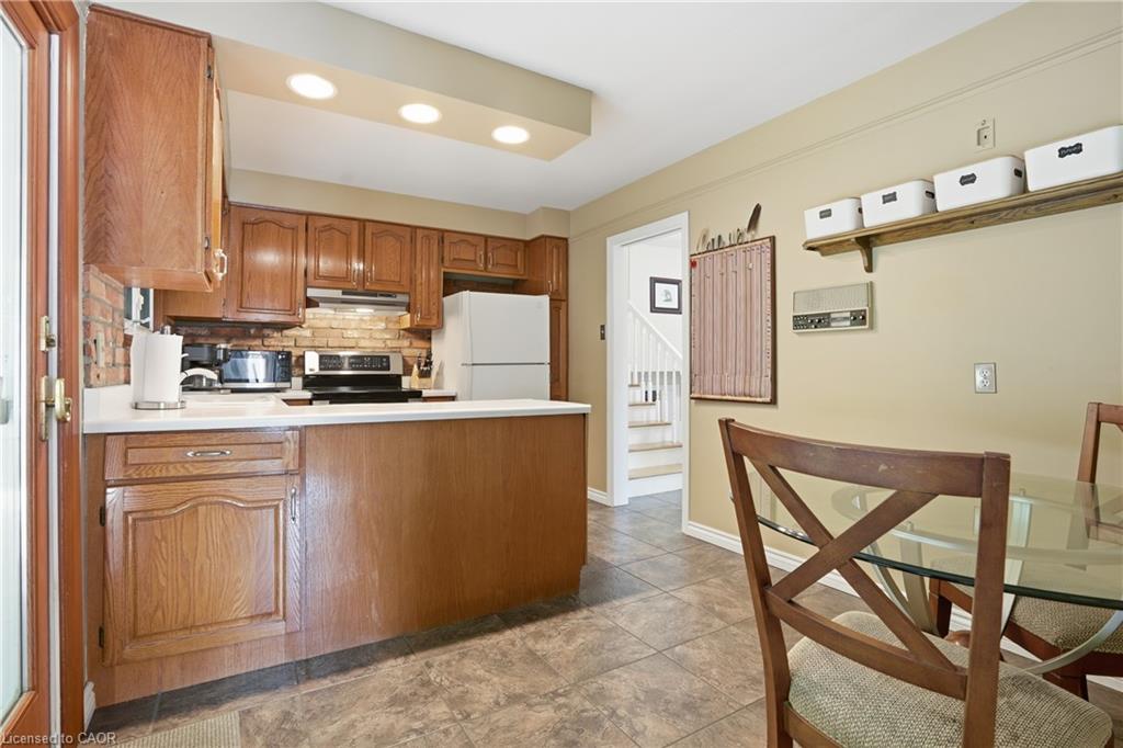 38 Kingsway Boulevard Property Photo 9
