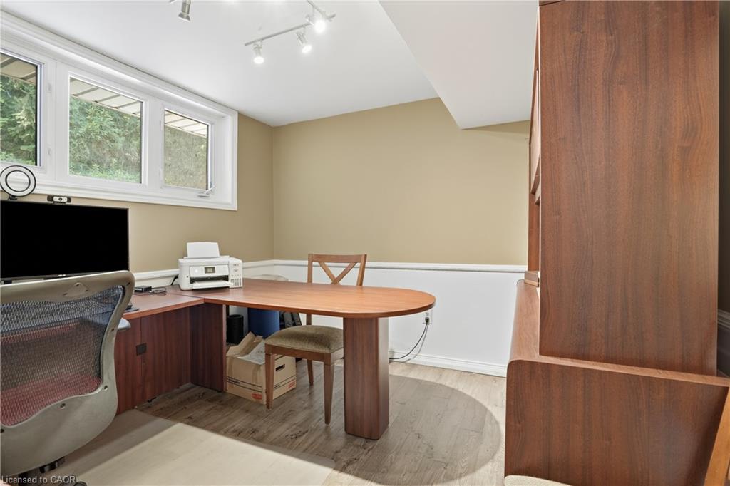 38 Kingsway Boulevard Property Photo 23