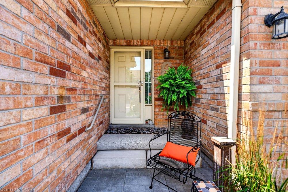 6-44 Frances Avenue Property Photo 12