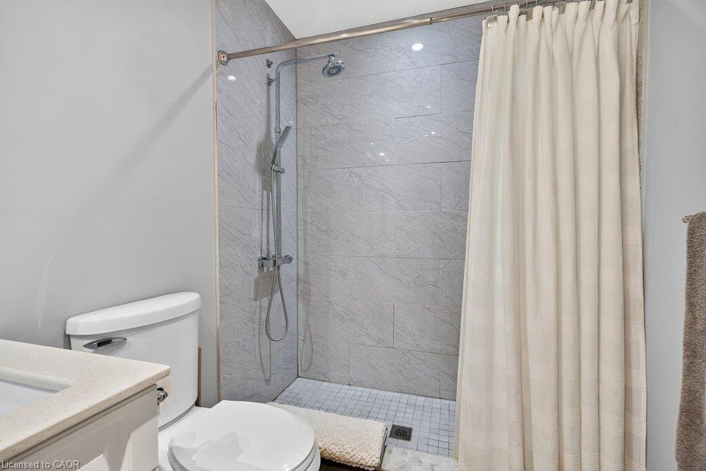 6-44 Frances Avenue Property Photo 37