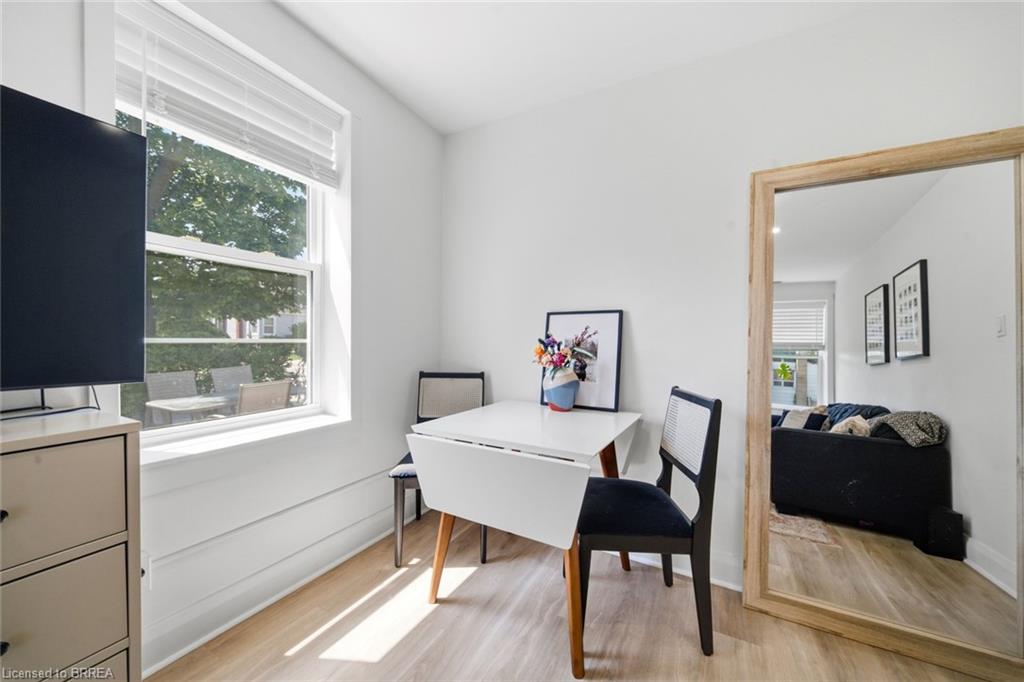 8 Russell Street Property Photo 6