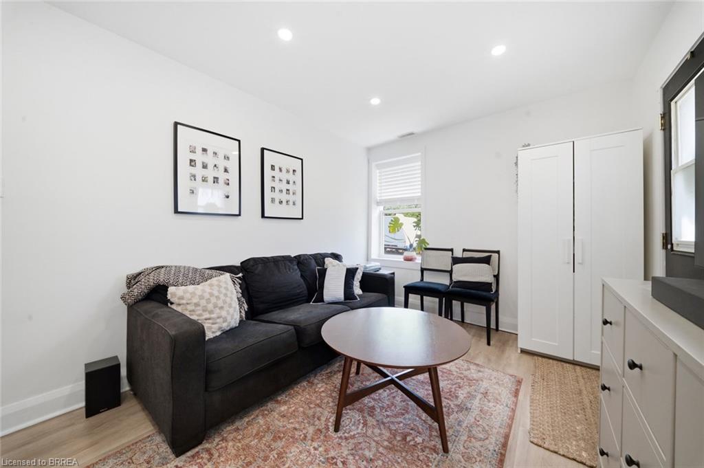 8 Russell Street Property Photo 7