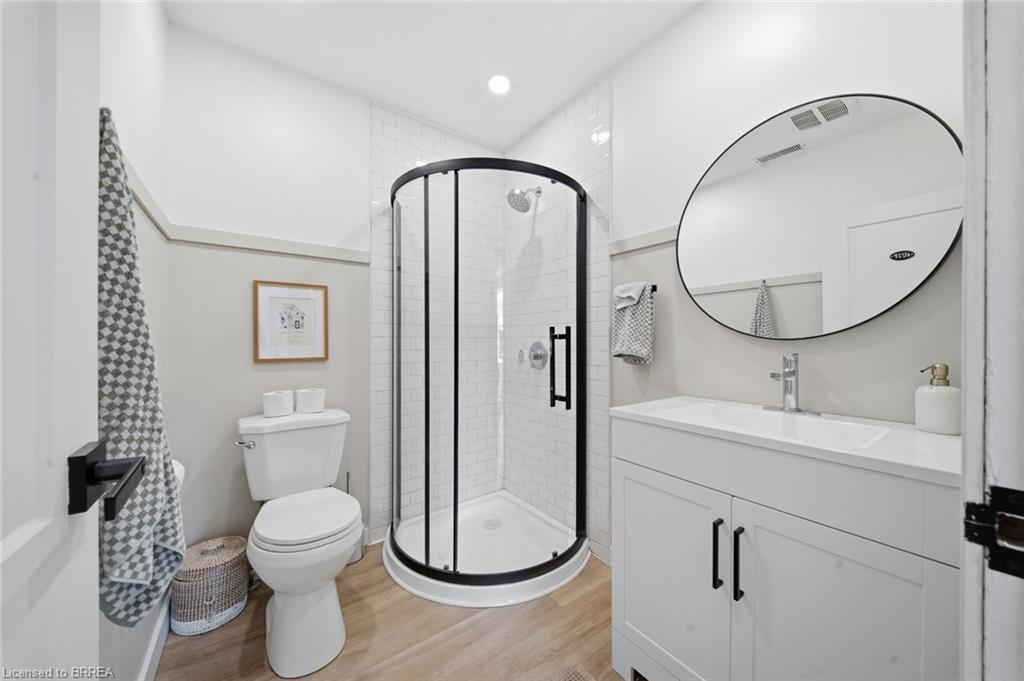 8 Russell Street Property Photo 14