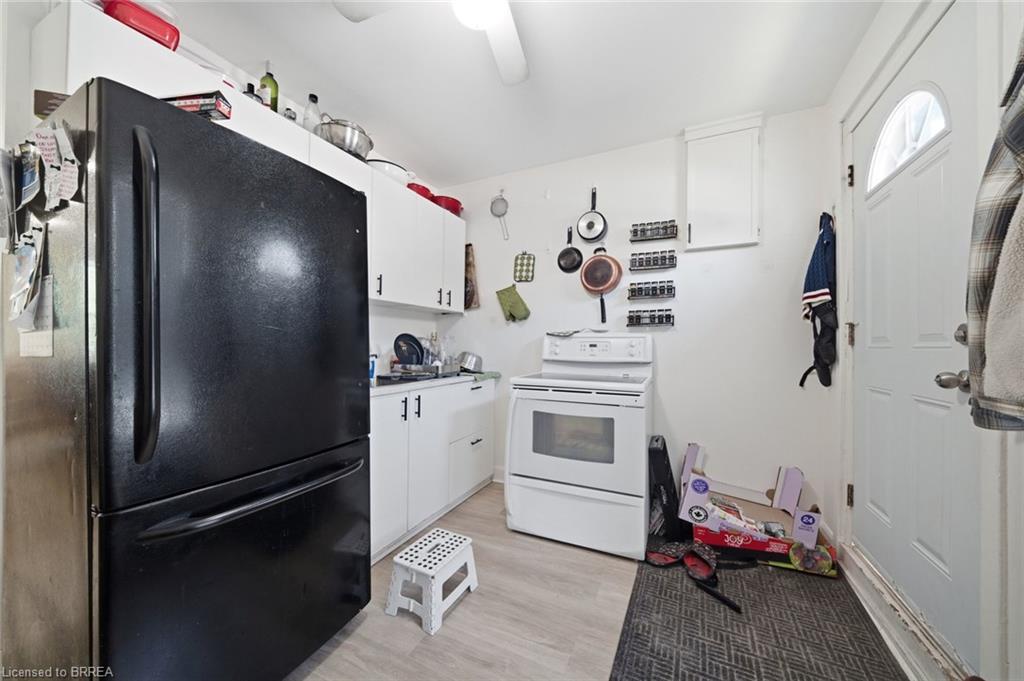 8 Russell Street Property Photo 17