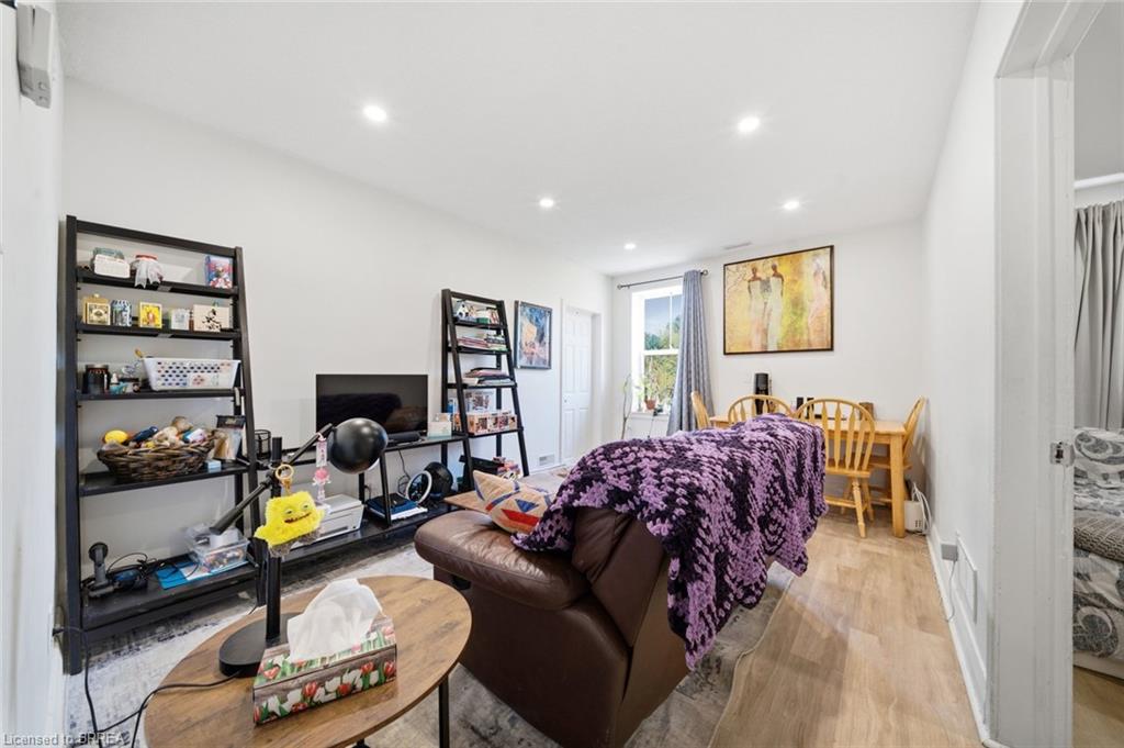 8 Russell Street Property Photo 20