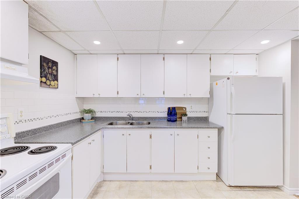 304-20 Speers Road Property Photo 11