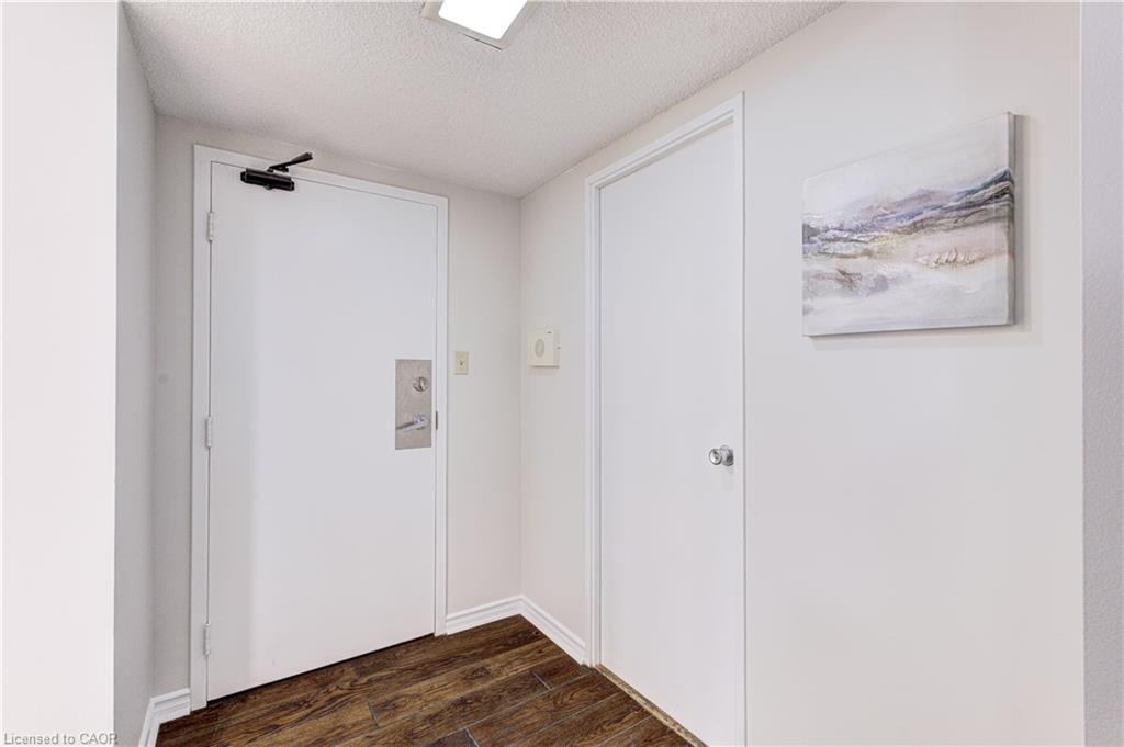304-20 Speers Road Property Photo 16