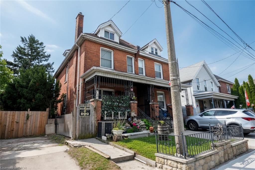 22 Picton Street E Property Photo 1