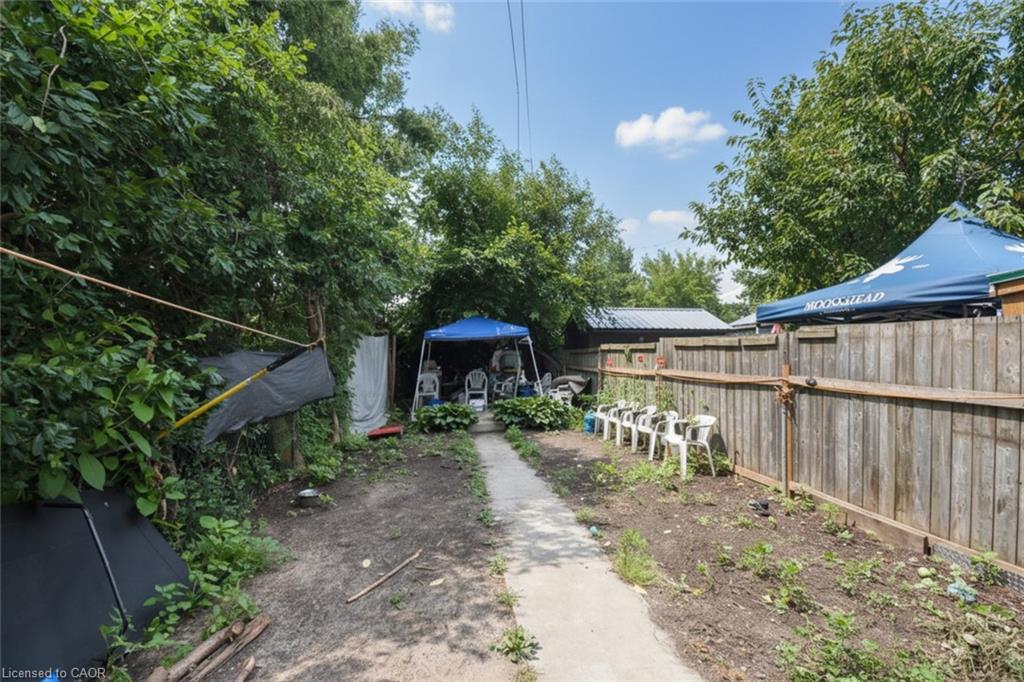 22 Picton Street E Property Photo 28
