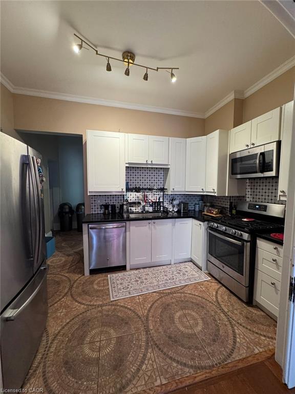 1-127 Jackson Street W Property Photo 8