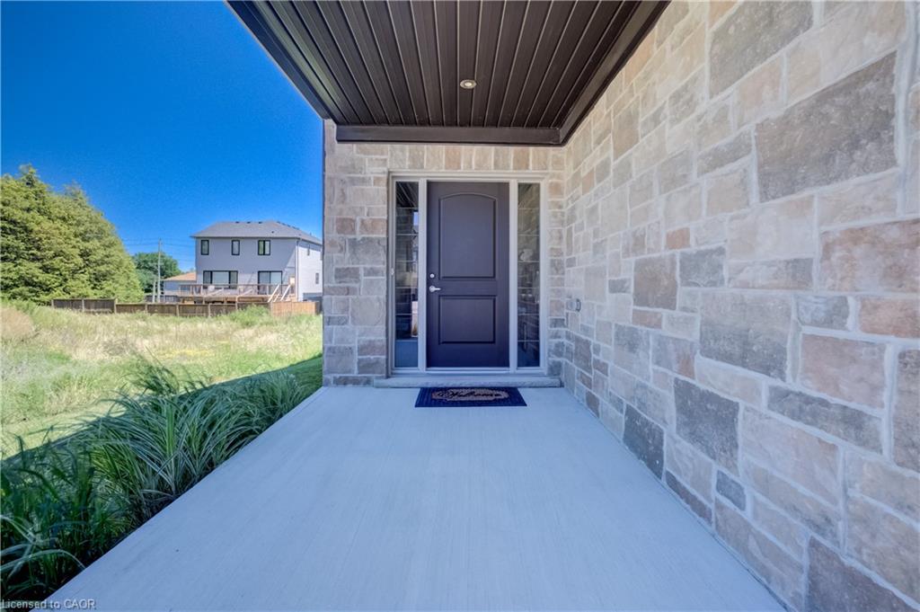 683 Pelham Street Property Photo 2