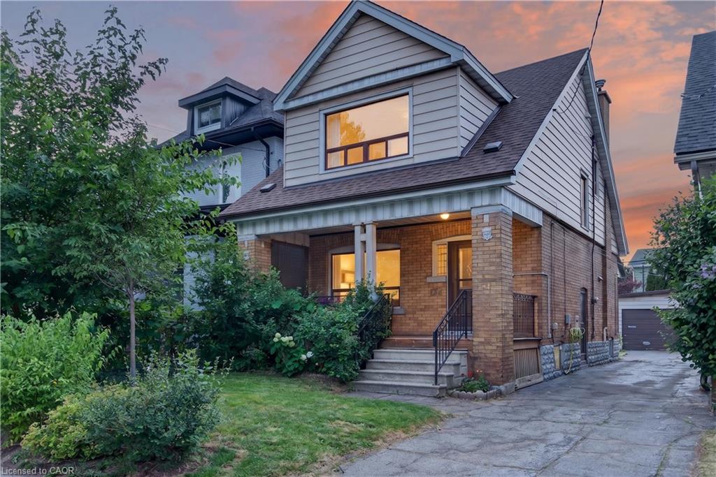 172 Kensington Avenue S Property Photo 2