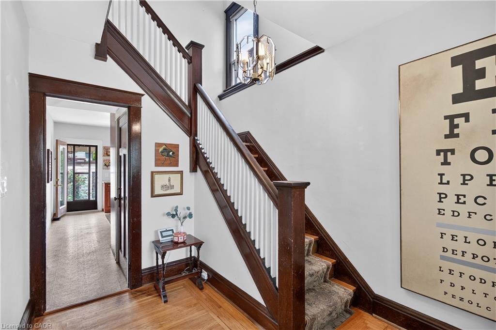 172 Kensington Avenue S Property Photo 8