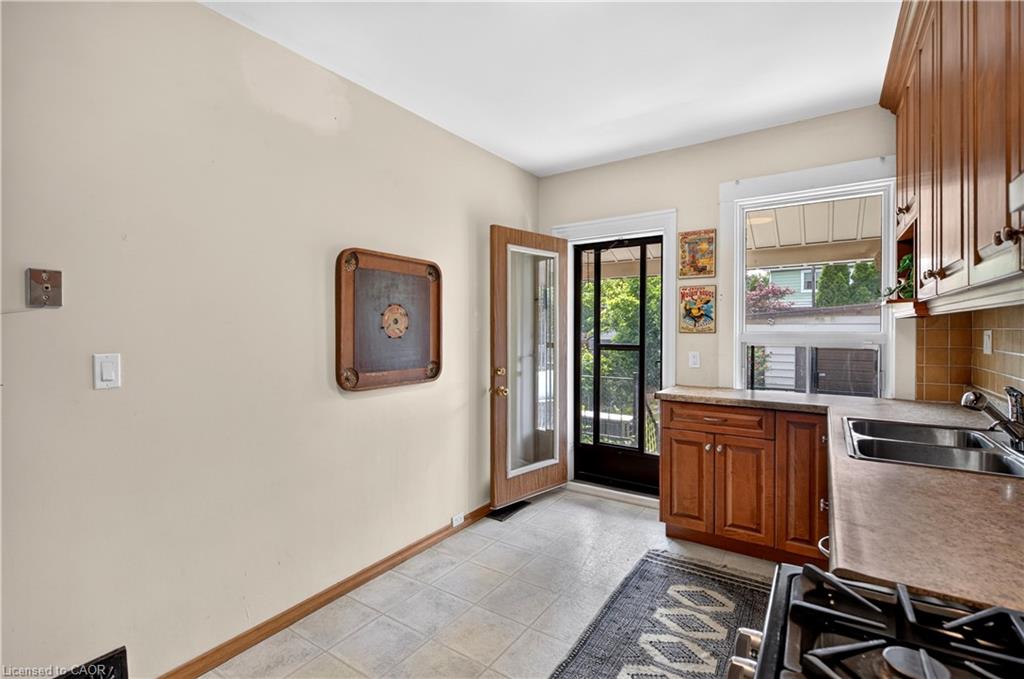 172 Kensington Avenue S Property Photo 25