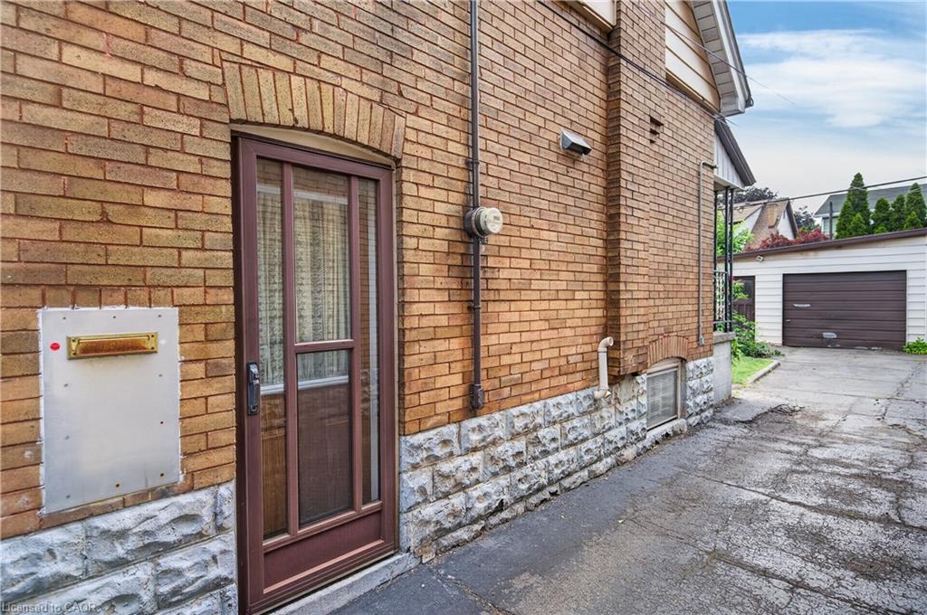 172 Kensington Avenue S Property Photo 37