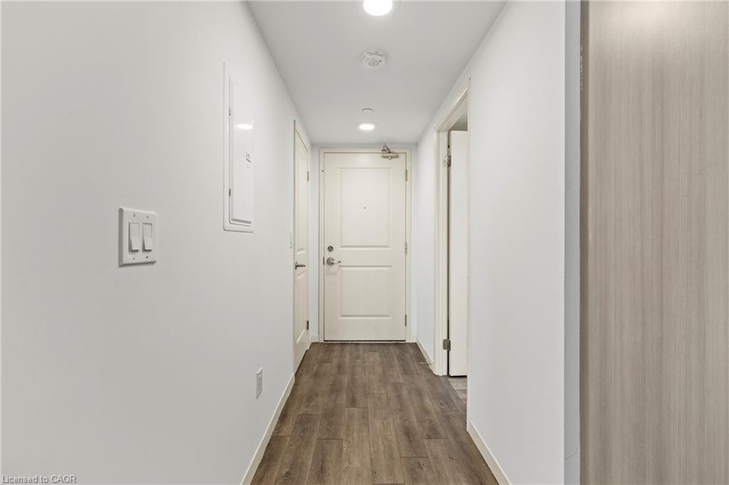 706-220 Cannon Street E Property Photo 3