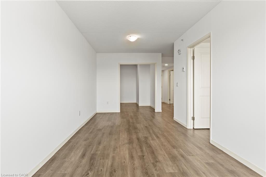 706-220 Cannon Street E Property Photo 5