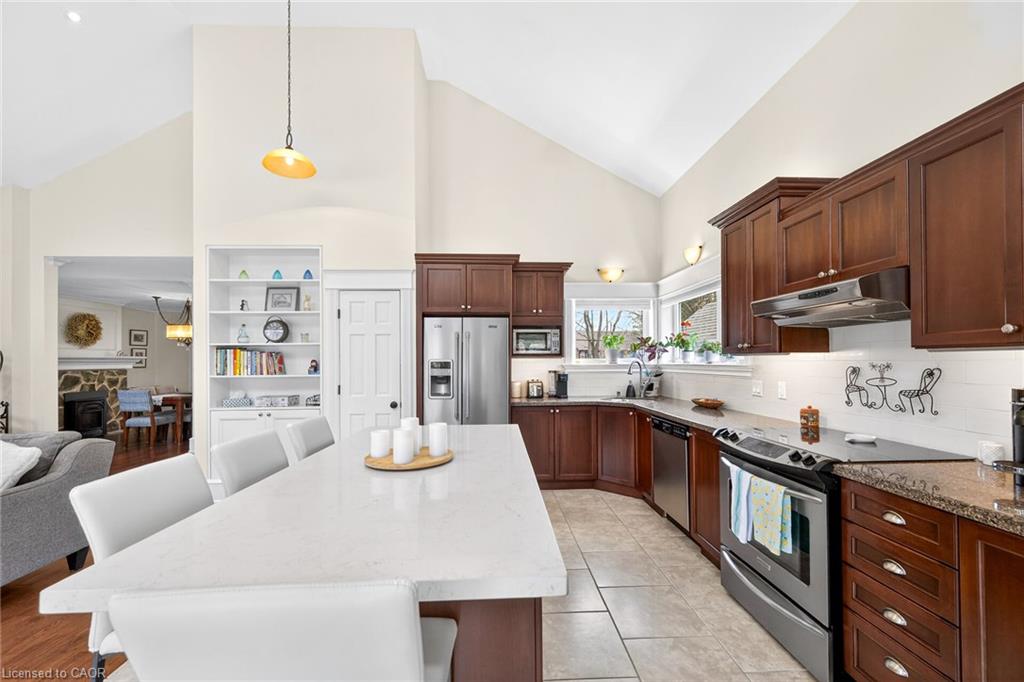 46 Bay Street Property Photo 8