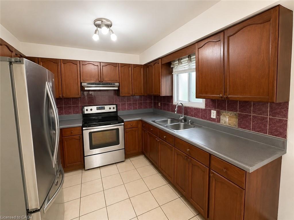 10 Jeanette Avenue Property Photo 3