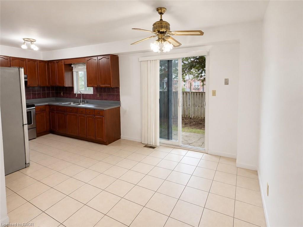 10 Jeanette Avenue Property Photo 4