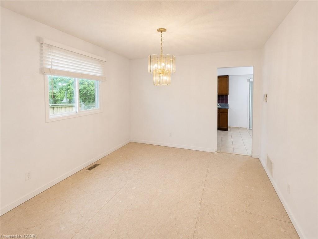 10 Jeanette Avenue Property Photo 7
