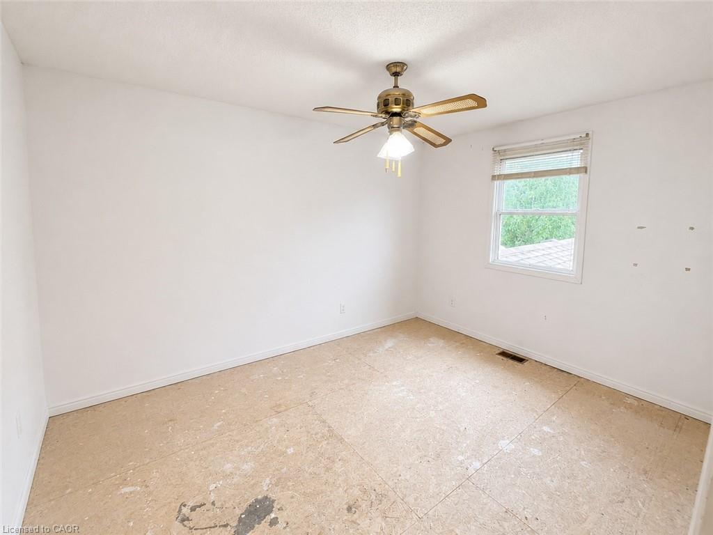 10 Jeanette Avenue Property Photo 14