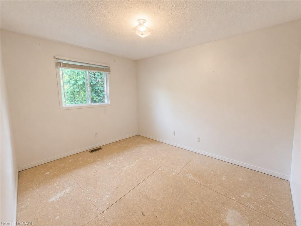 10 Jeanette Avenue Property Photo 15