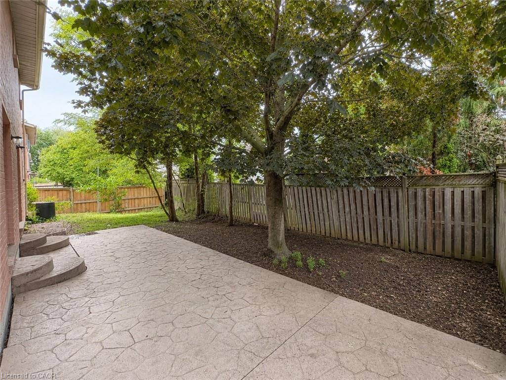 10 Jeanette Avenue Property Photo 19