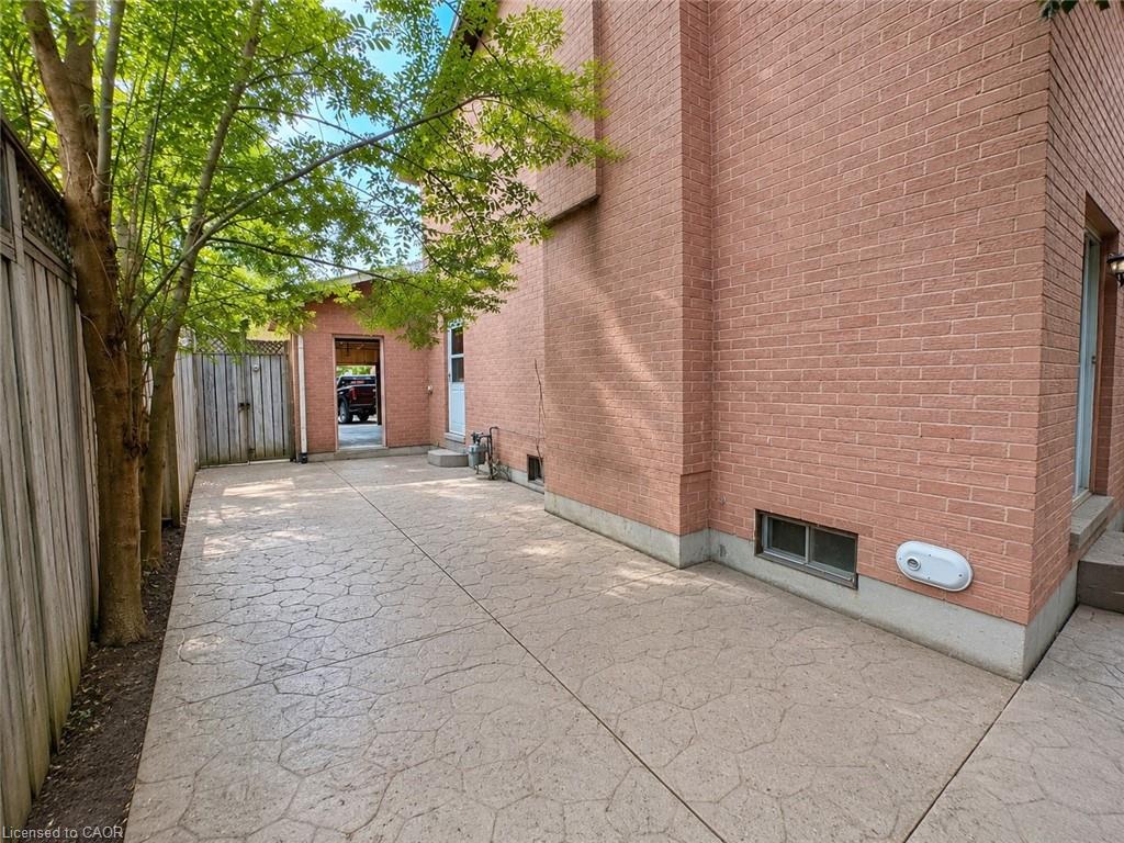 10 Jeanette Avenue Property Photo 20