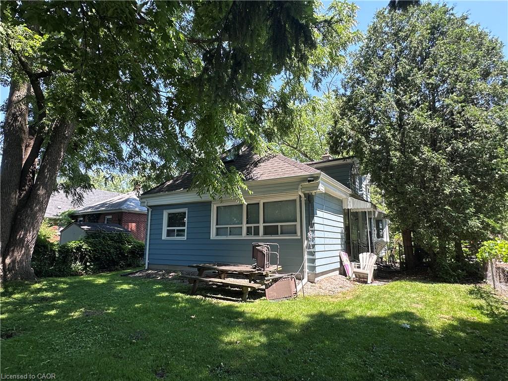 9 Norfolk Street N Property Photo 1