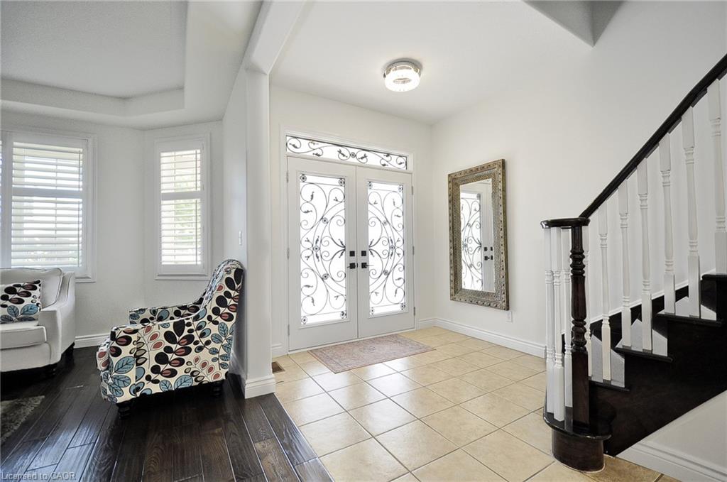 27 Dellgrove Circle Property Photo 6