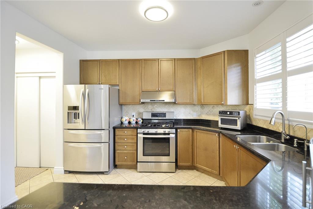 27 Dellgrove Circle Property Photo 14