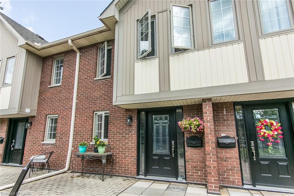 D-28 Ahrens Street W Property Photo 7