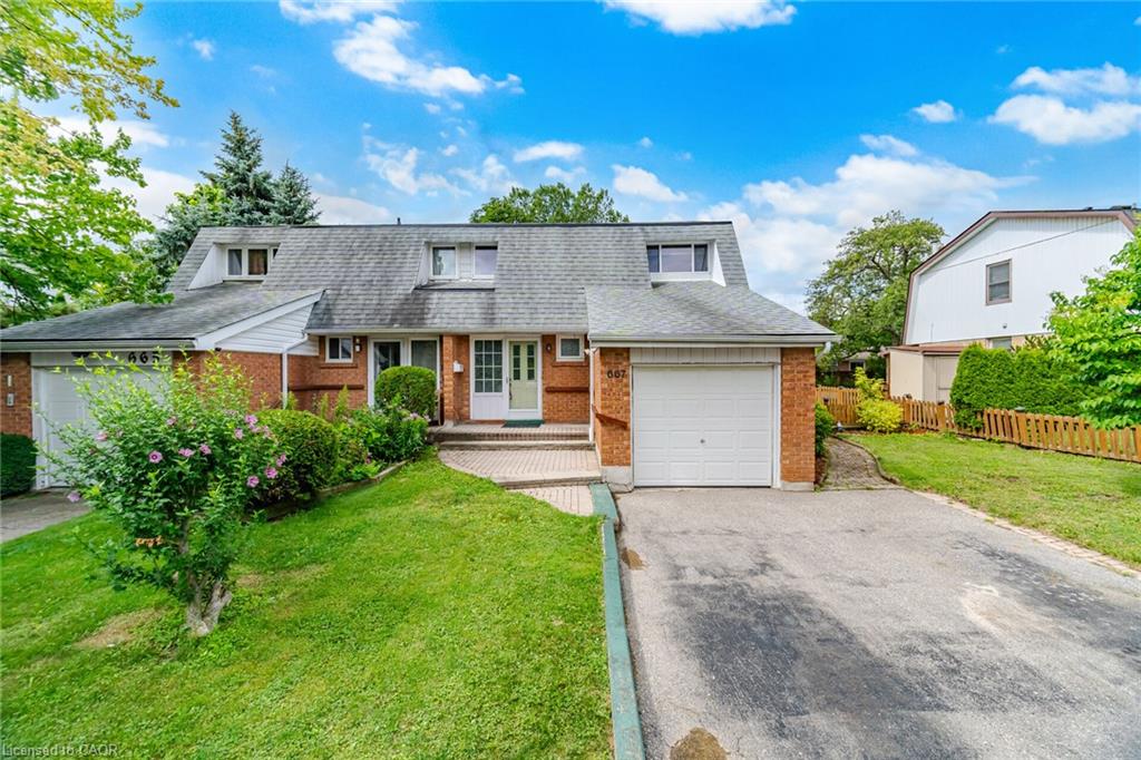 667 Green Meadow Crescent
