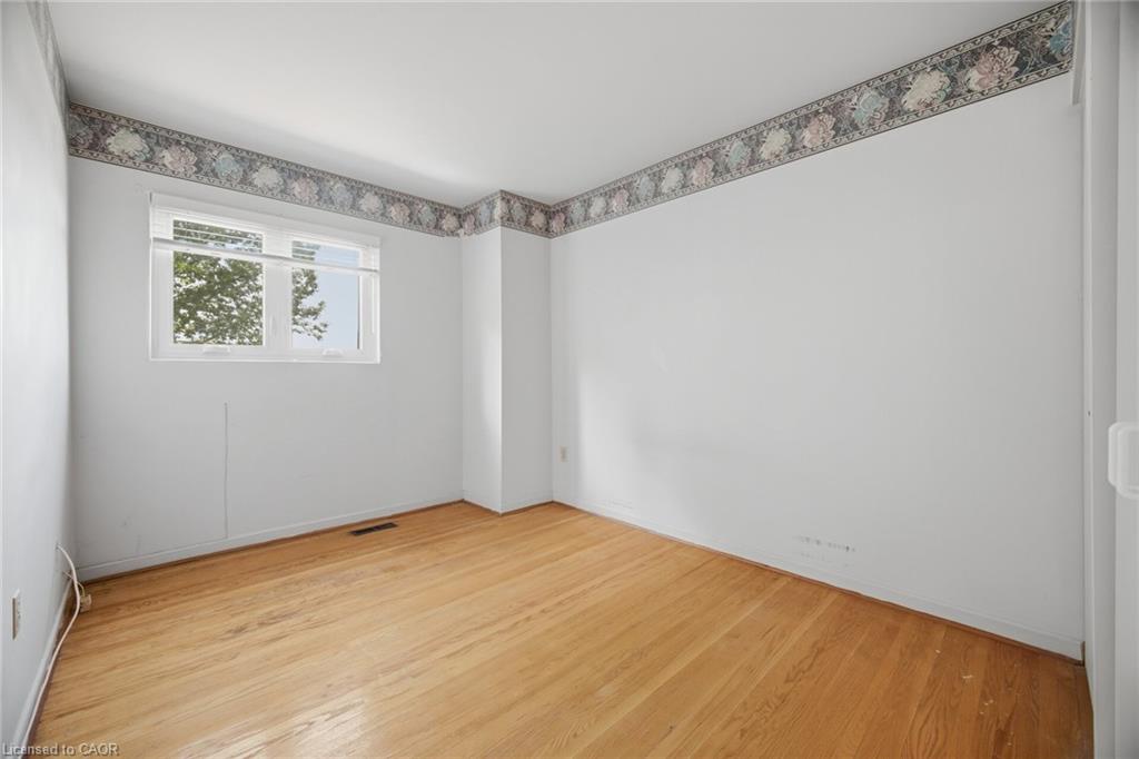 667 Green Meadow Crescent Property Photo 20