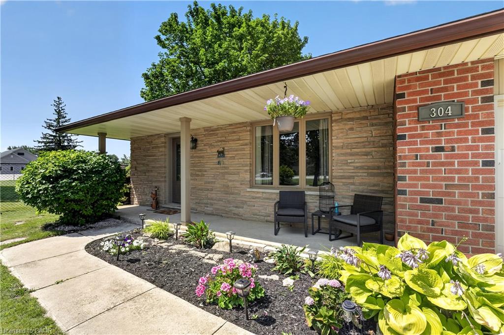 304 Eliza Street Property Photo 3