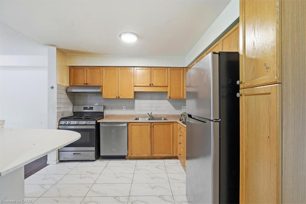 15 Roehampton Crescent Property Photo 8