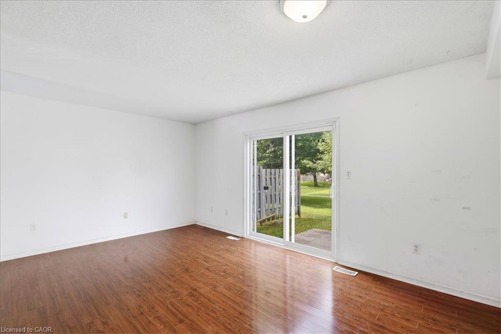 15 Roehampton Crescent Property Photo 11