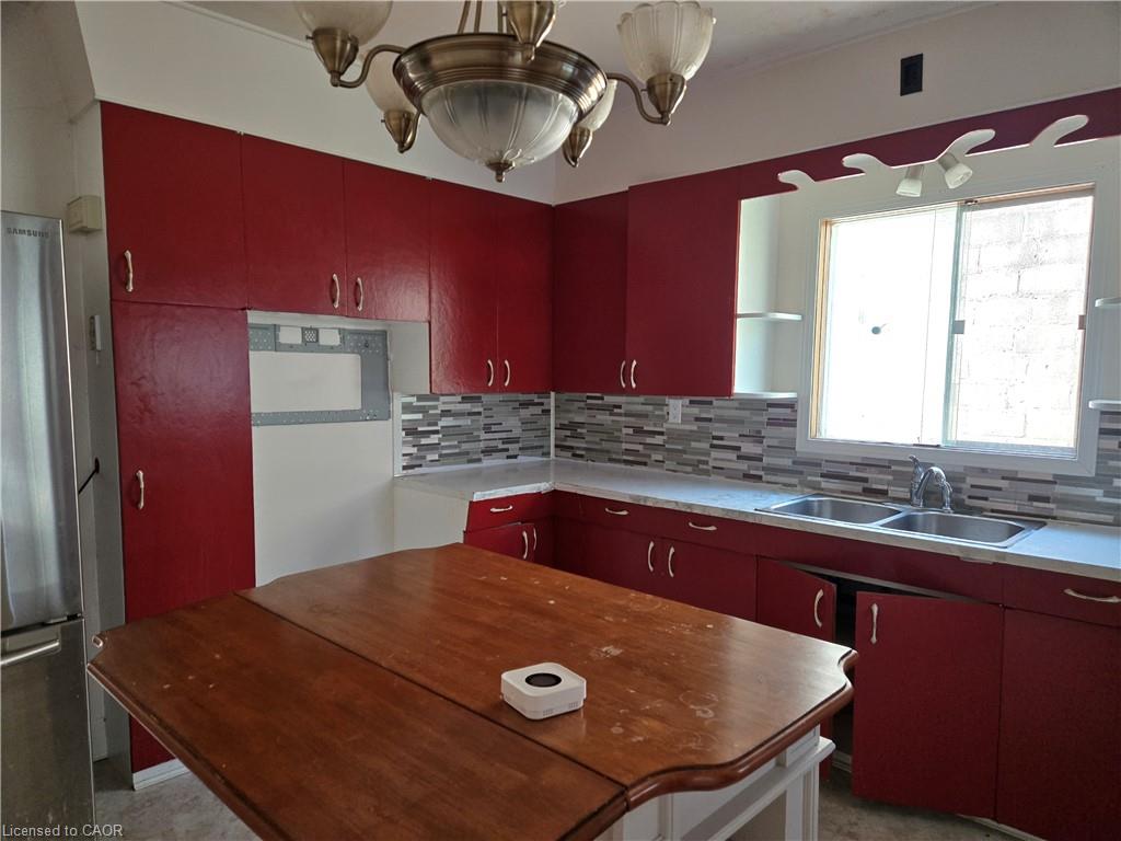 224 Burgar Street Property Photo 11