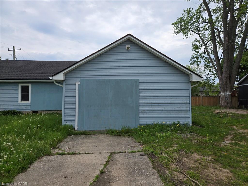 303 Ridge Road S Property Photo 2