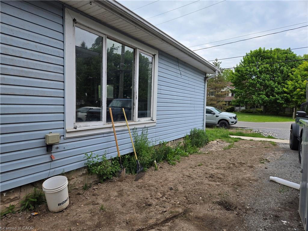 303 Ridge Road S Property Photo 8