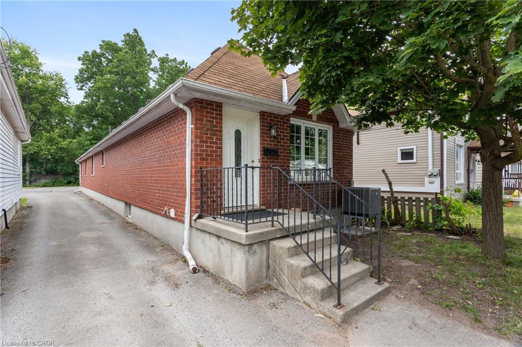 25 Saunby Street Property Photo 2